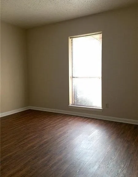 404 Woodridge Cir #B — Photo 2