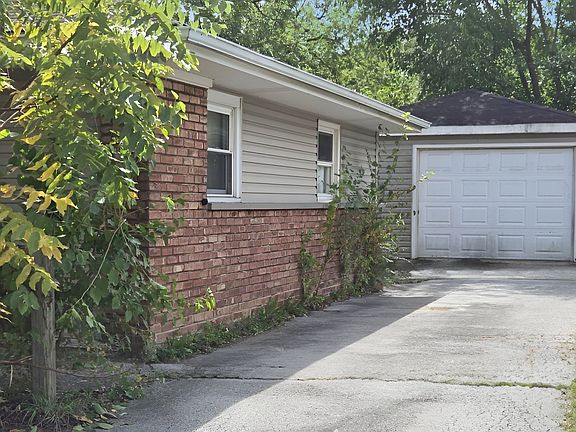4th image of 149 Nashua St