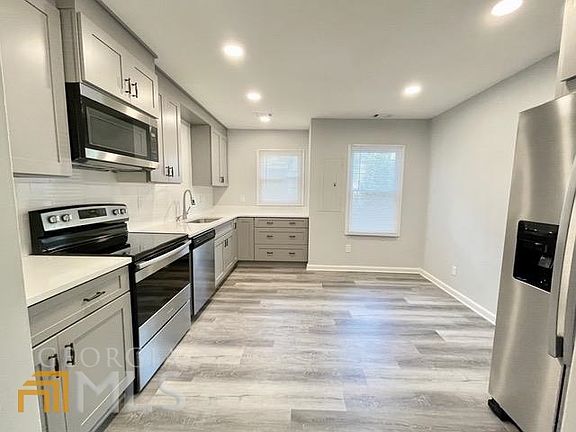 3rd image of 473 Morningside Dr NE