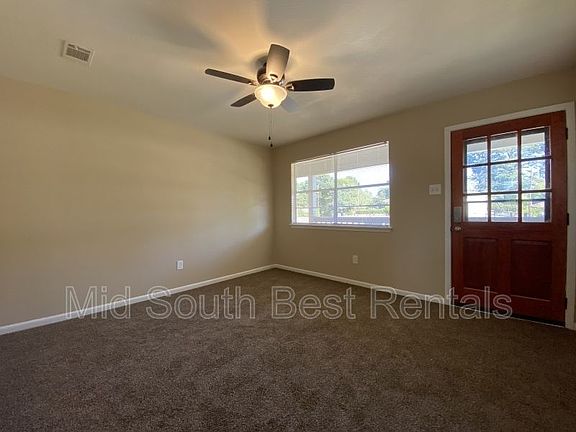 4th image of 1300 Glenda Dr