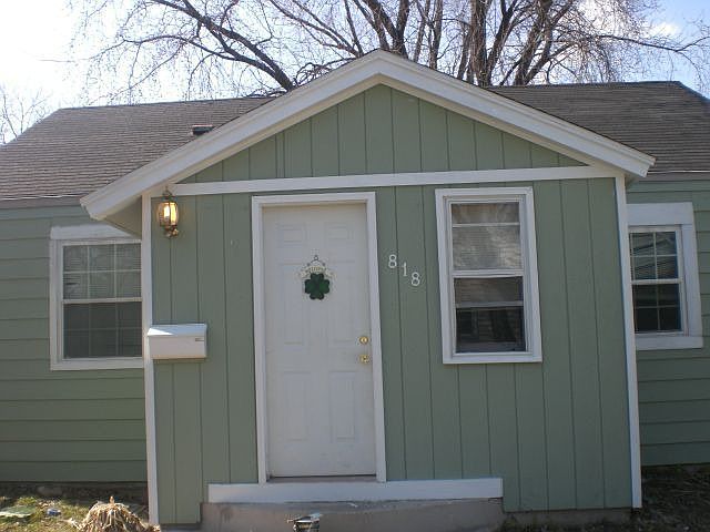 1st image of 818 Henry St