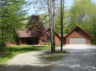 3737 N Sturgeon Rd, Midland, MI 48642