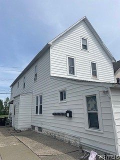4th image of 144 Sawyer Ave