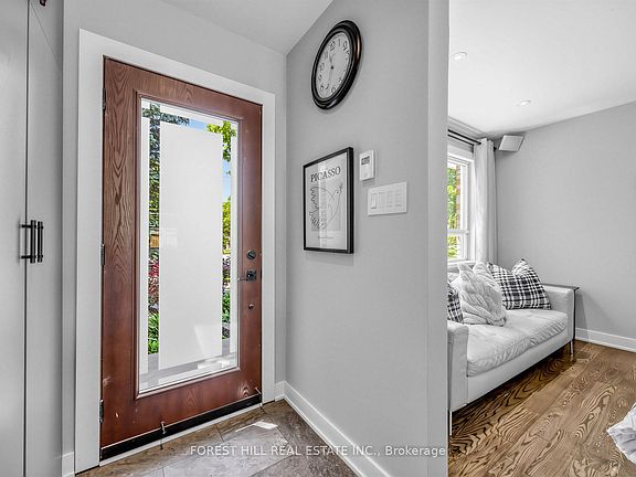 4th image of 72 Woodgarden Cres