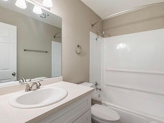 5th image of 24196 Myers Ave APT 3