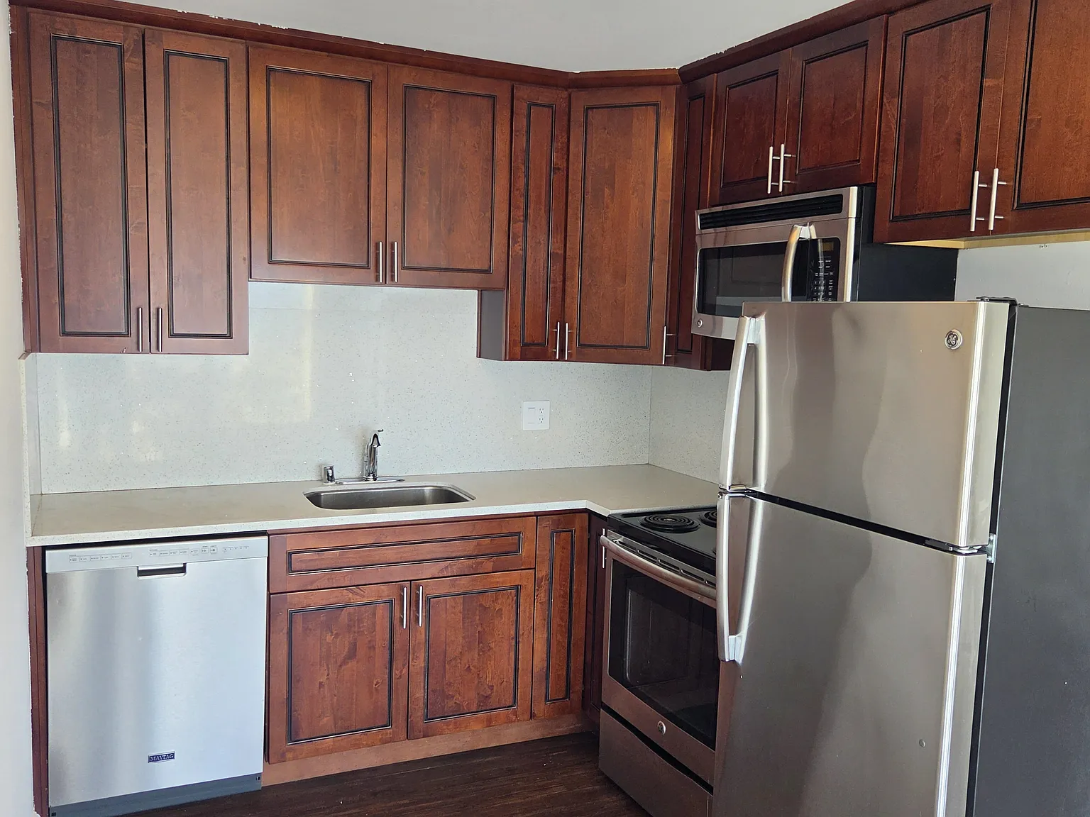 1 bed, 580 sqft, $4,295 — Photo 3
