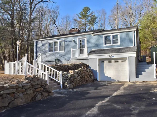 305 Shady Hill Dr, East Greenwich, RI 02818