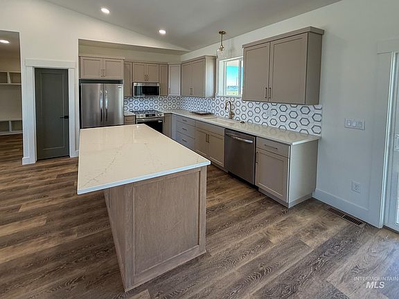 5th image of 1108 Sage Ln