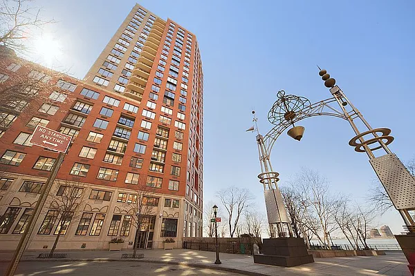 Rented by Your Vanity Realty | media 18