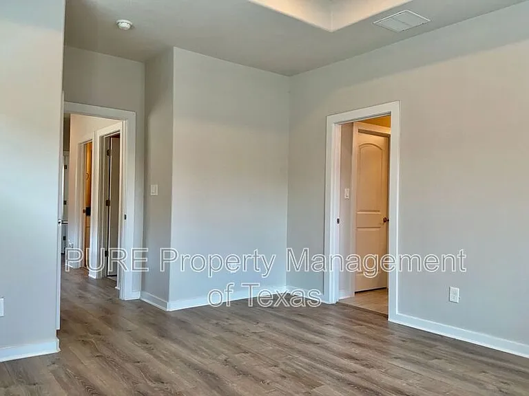 3301 Elija St #B — Photo 11