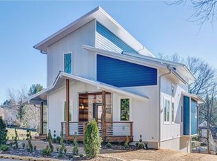 22 Sulphur Springs Rd, Asheville, NC 28806