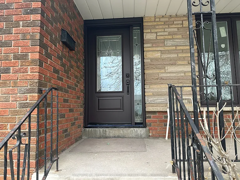 7490 Middleshire Dr — Photo 3