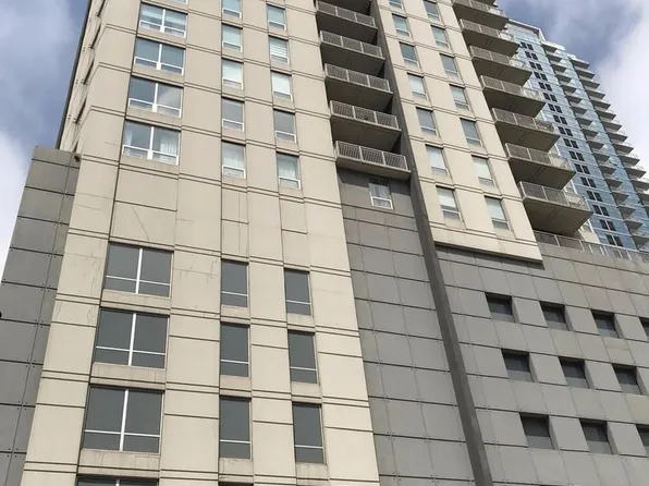 330 W Grand Ave APT 1005, Chicago, IL 60654