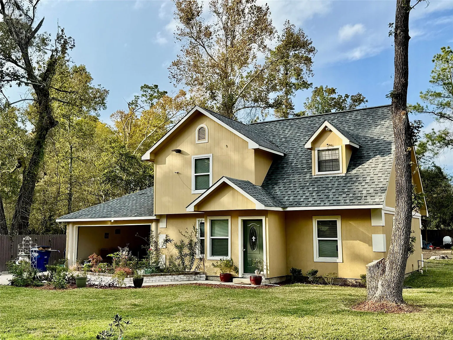 3 bed, 2.0 bath, 1582 sqft, $2,000 — Photo 3