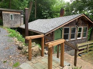 4 Wood Rd, Belvidere, NJ 07823