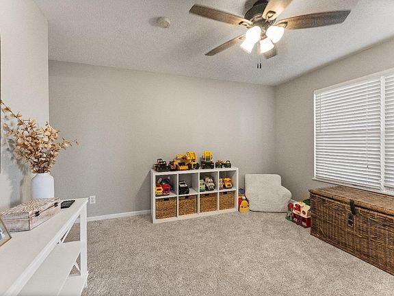 5th image of 311 E Aberdeen Dr