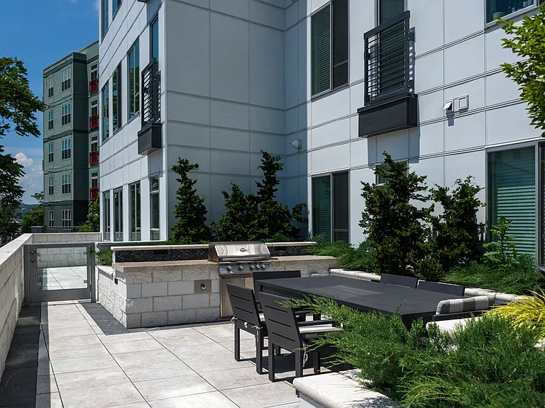 Luxe at Alewife — Photo 8