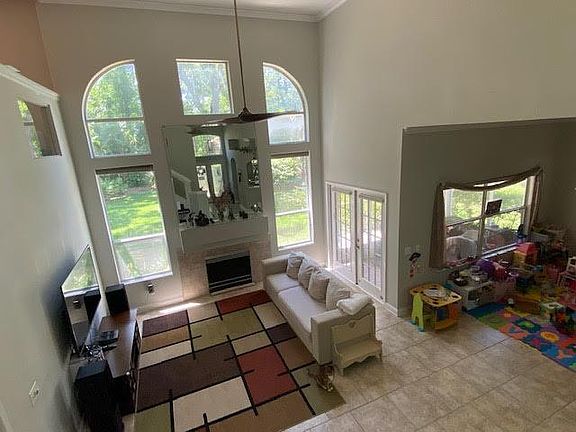 2nd image of 4202 Richmond Park Dr E