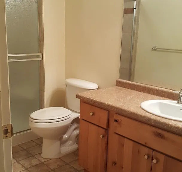 925 Meadows Ave #A — Photo 10