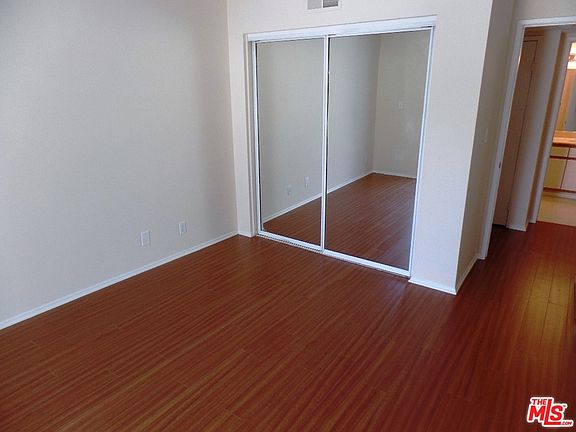 5th image of 419 E Tamarack Ave Unit 19