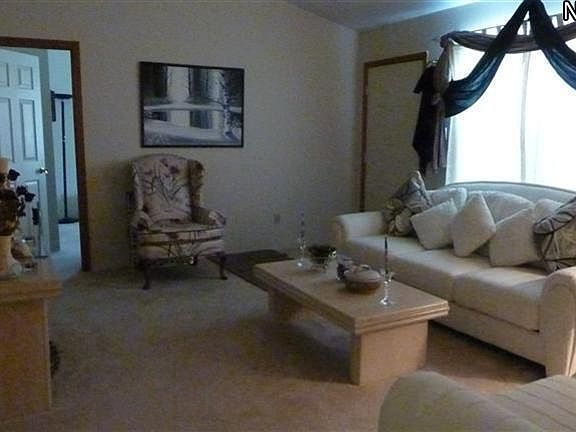 4th image of 8466 Bridgeport Ln