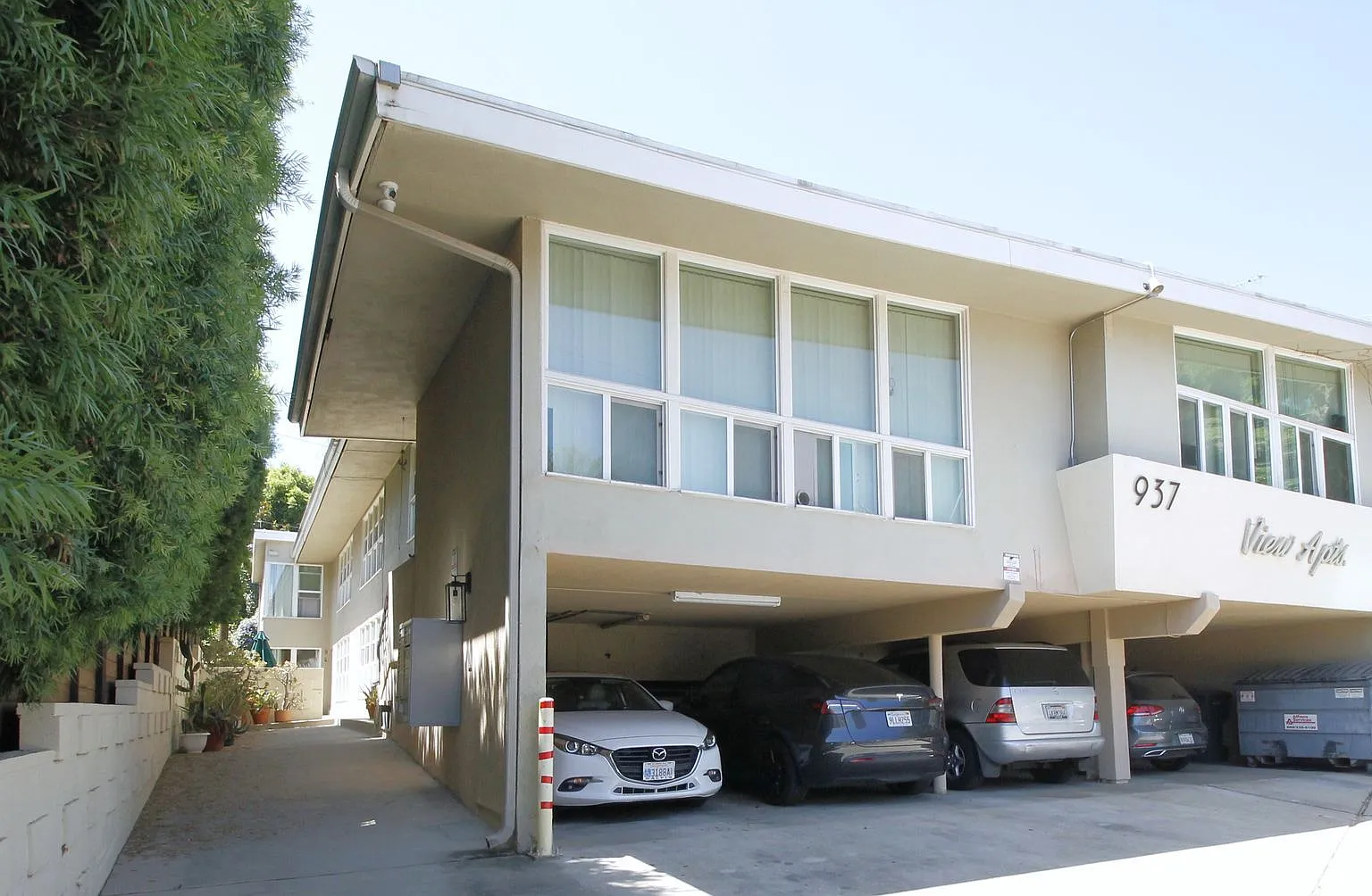 937 Hilldale Ave. — Photo 2