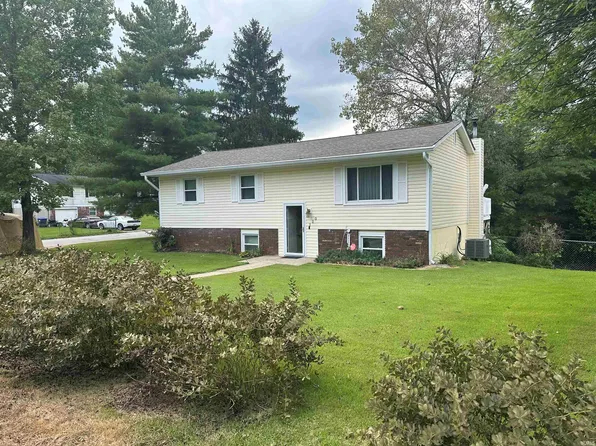 220 N Langley Dr, Ellettsville, IN 47429
