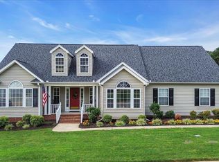 2 Pembark Ln, Simpsonville, SC 29681