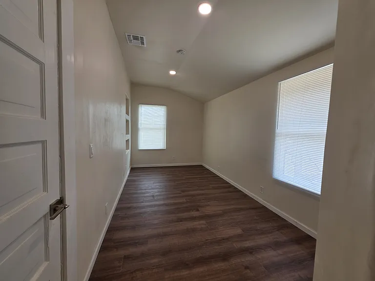 833 N 4th Ave — Photo 30