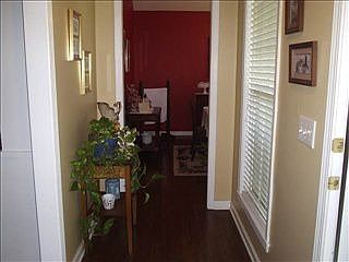 1st image of 909 Huntington Dr