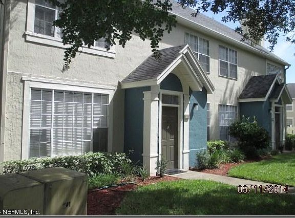 3rd image of 13700 Richmond Park Drive N #1206