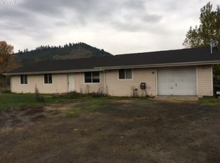 990 Tipton Rd, Roseburg, OR 97471
