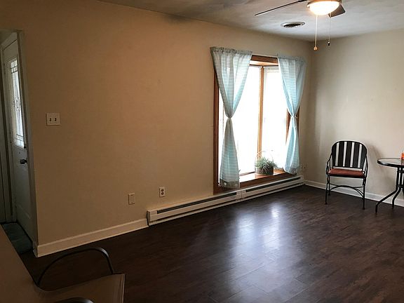 Spacious Living Rm w/Gorgeous Bay window