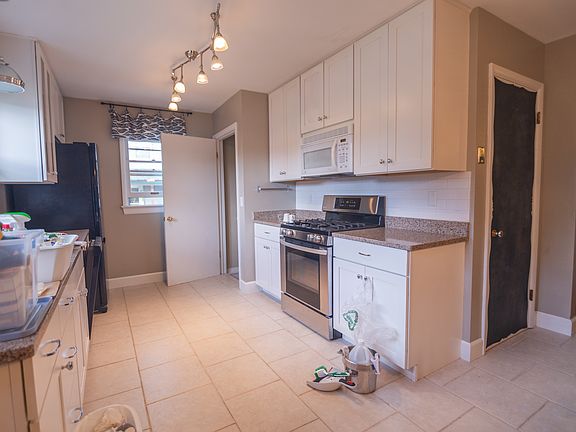 4th image of 1012 Avenue C #2