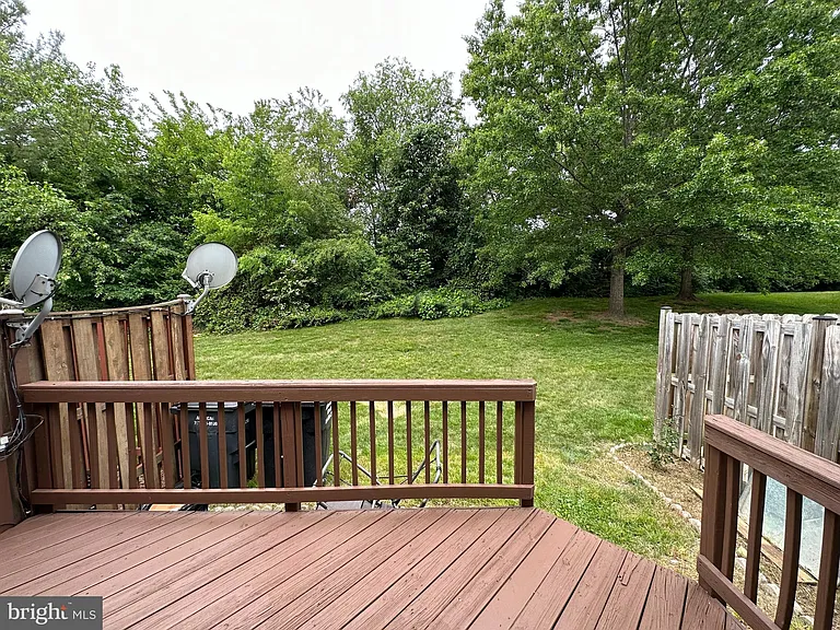 7822 Brookview Ct — Photo 29