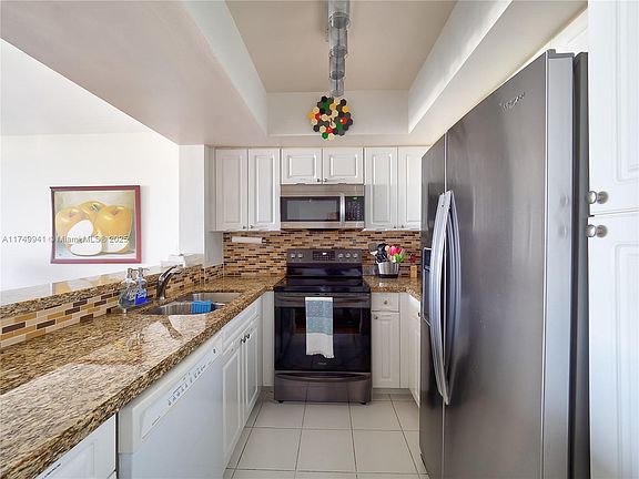 5th image of 1900 Sunset Harbour Dr #905