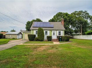 670 N Broome Ave, Lindenhurst, NY 11757