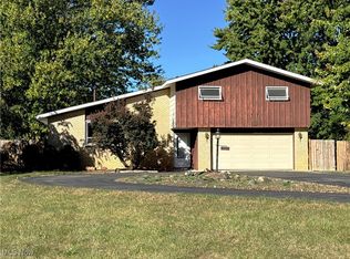 922 Sharondale Dr, Amherst, OH 44001