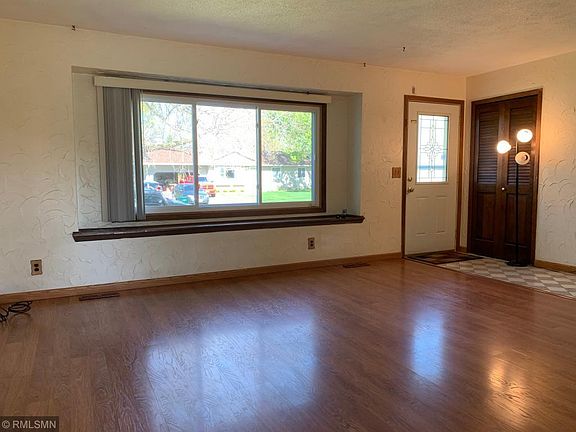 5th image of 11956 7th St NE