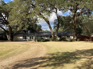 110 Jay St, Boling, TX 77420