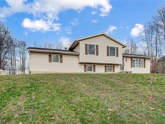 3rd image of 2235 Dietz Ln