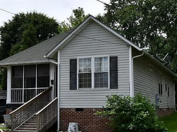 201 Lawrence St, Fuquay Varina, NC 27526