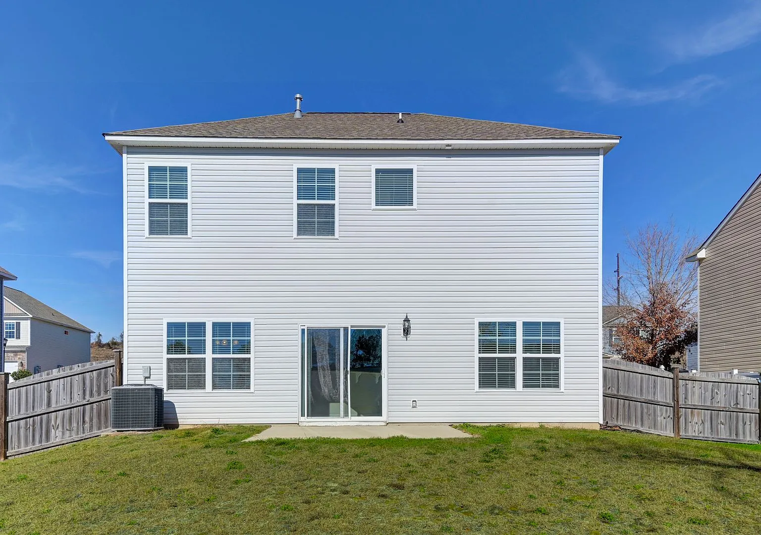 Spacious 4-Bedroom Home with Modern Upgrades and Community Amenities — Photo 2