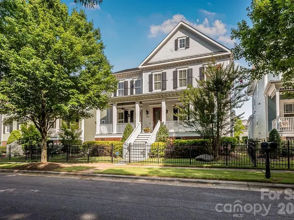 10022 Triple Oak Rd, Charlotte, NC 28277