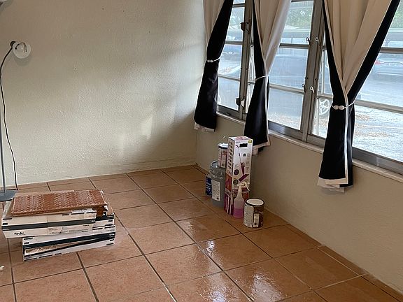 3rd image of 911 Washington Ave APT 107