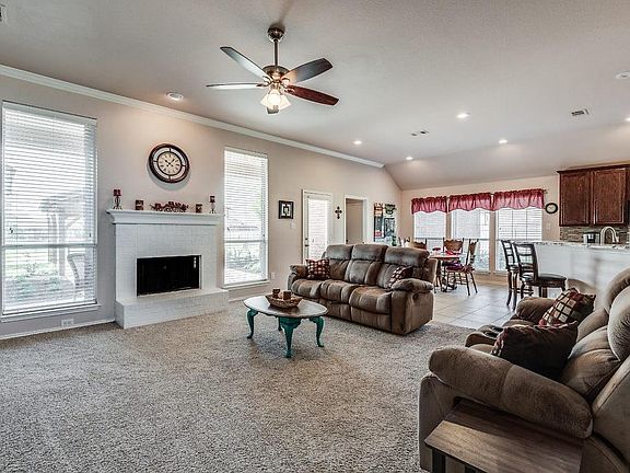 2nd image of 116 Courtney Cir