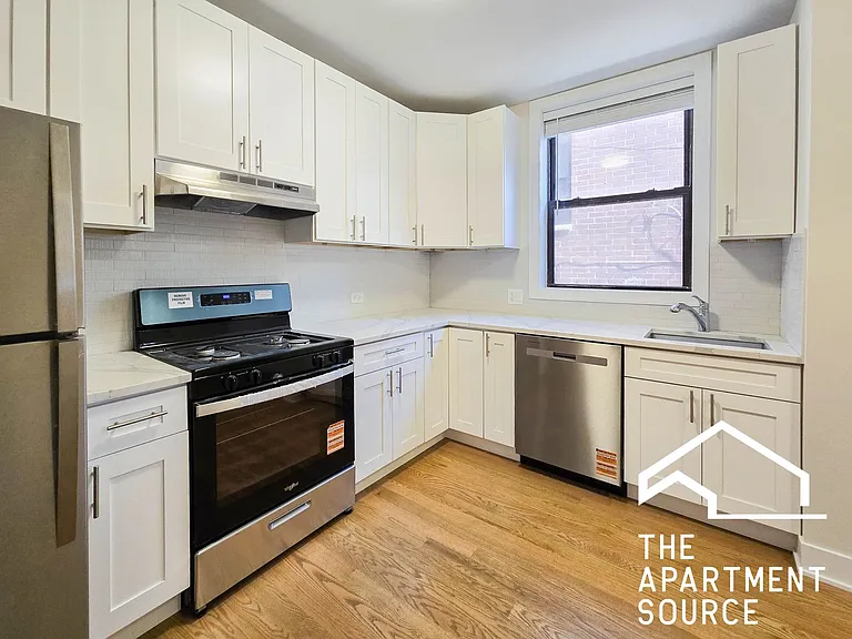 3923 N Keeler Ave #1 — Photo 1
