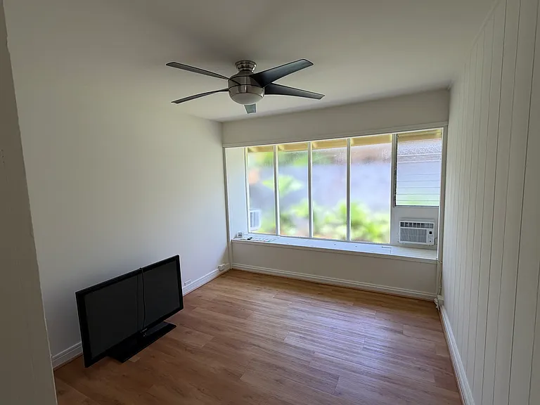 305 Halaki St — Photo 7