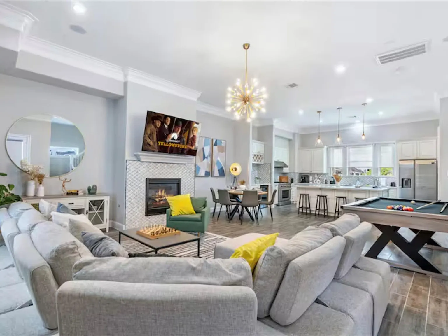 3 bed, 3.5 bath, 2260 sqft, $3,750 — Photo 3