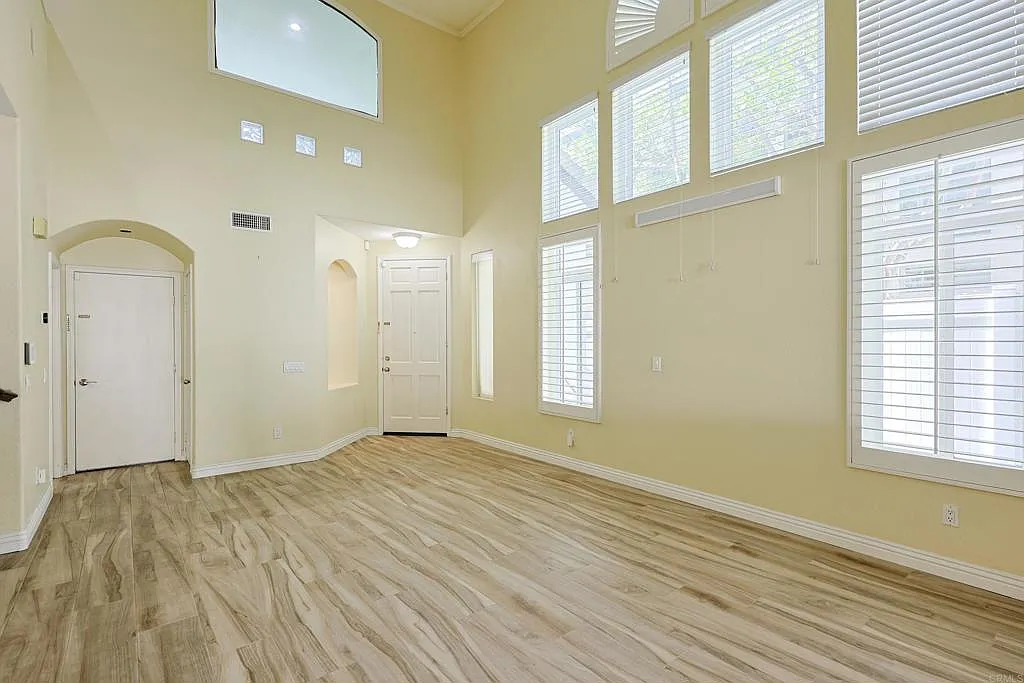 3 bed, 2.5 bath, 2119 sqft, $6,500 — Photo 3